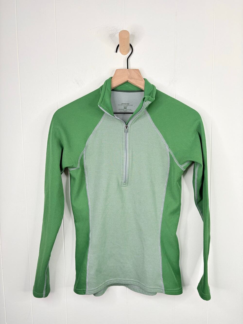 Patagonia Womens Capilene 1/4 Zip Base Layer Top Small Green Long Sleeve